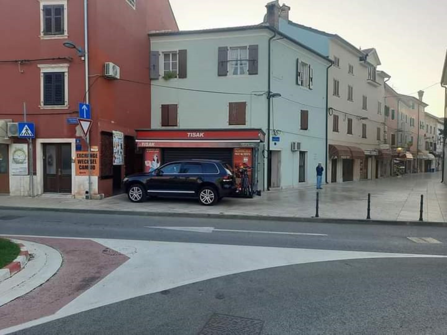 Tko je jači taj tlači, a propise objesite mačku o rep!